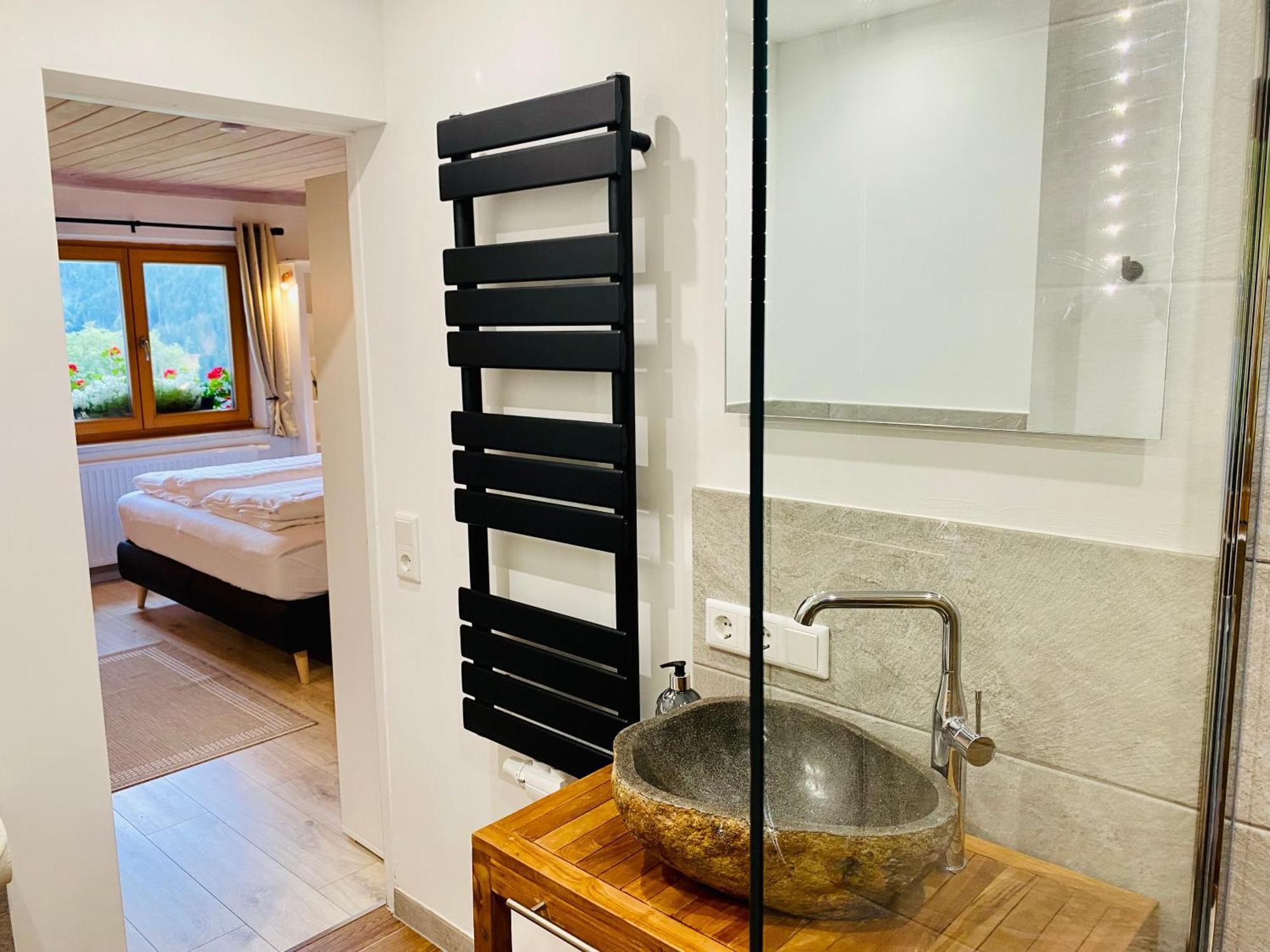 Alm Seasons Premium Chalet & Studios Saalbach-Hinterglemm Rom bilde